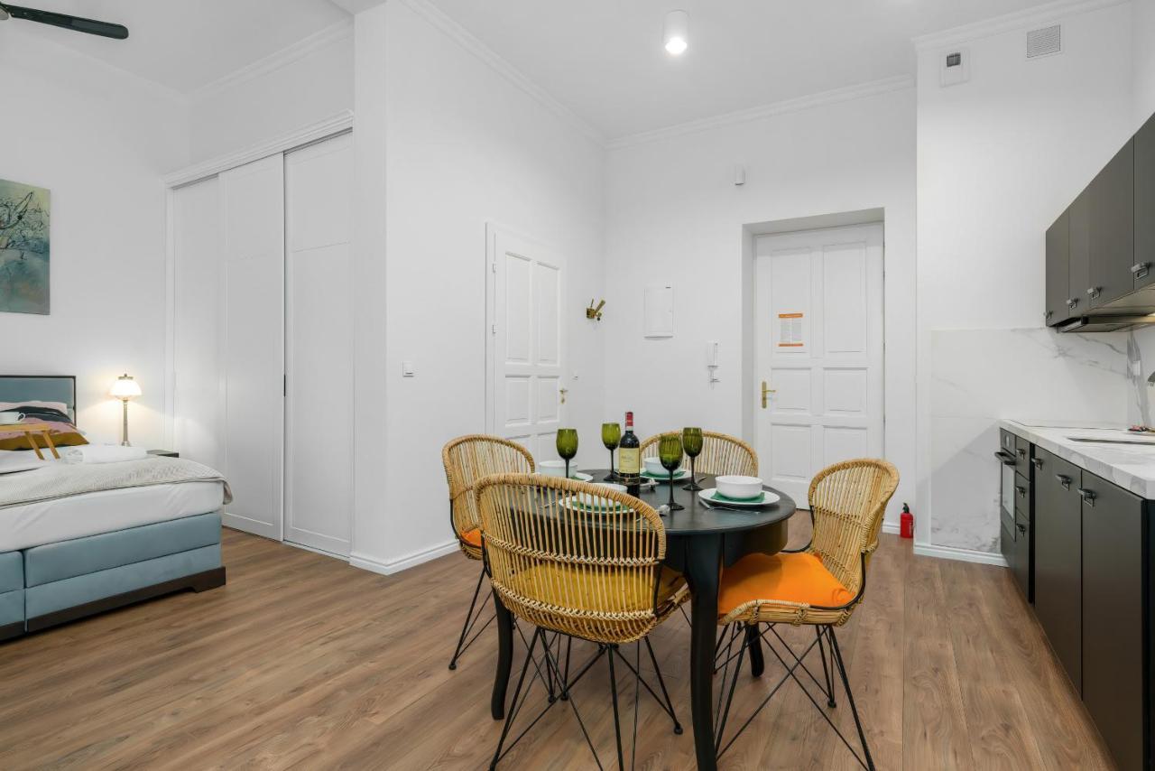 Deluxe Mtp Apartments Matejki By Noclegi Renters Poznań Eksteriør billede