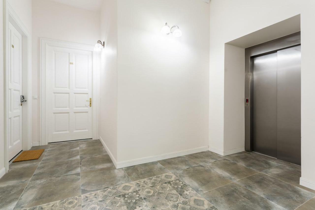 Deluxe Mtp Apartments Matejki By Noclegi Renters Poznań Eksteriør billede